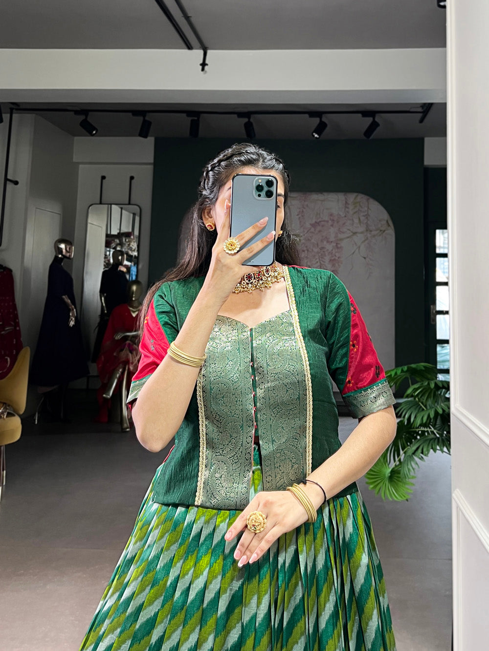 Green Color Leheriya Print With Zari Weaving Work Tasar Silk Co-Ord Set